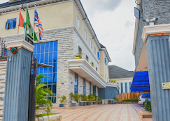 EXCLUSIVE SERENE HOTEL
