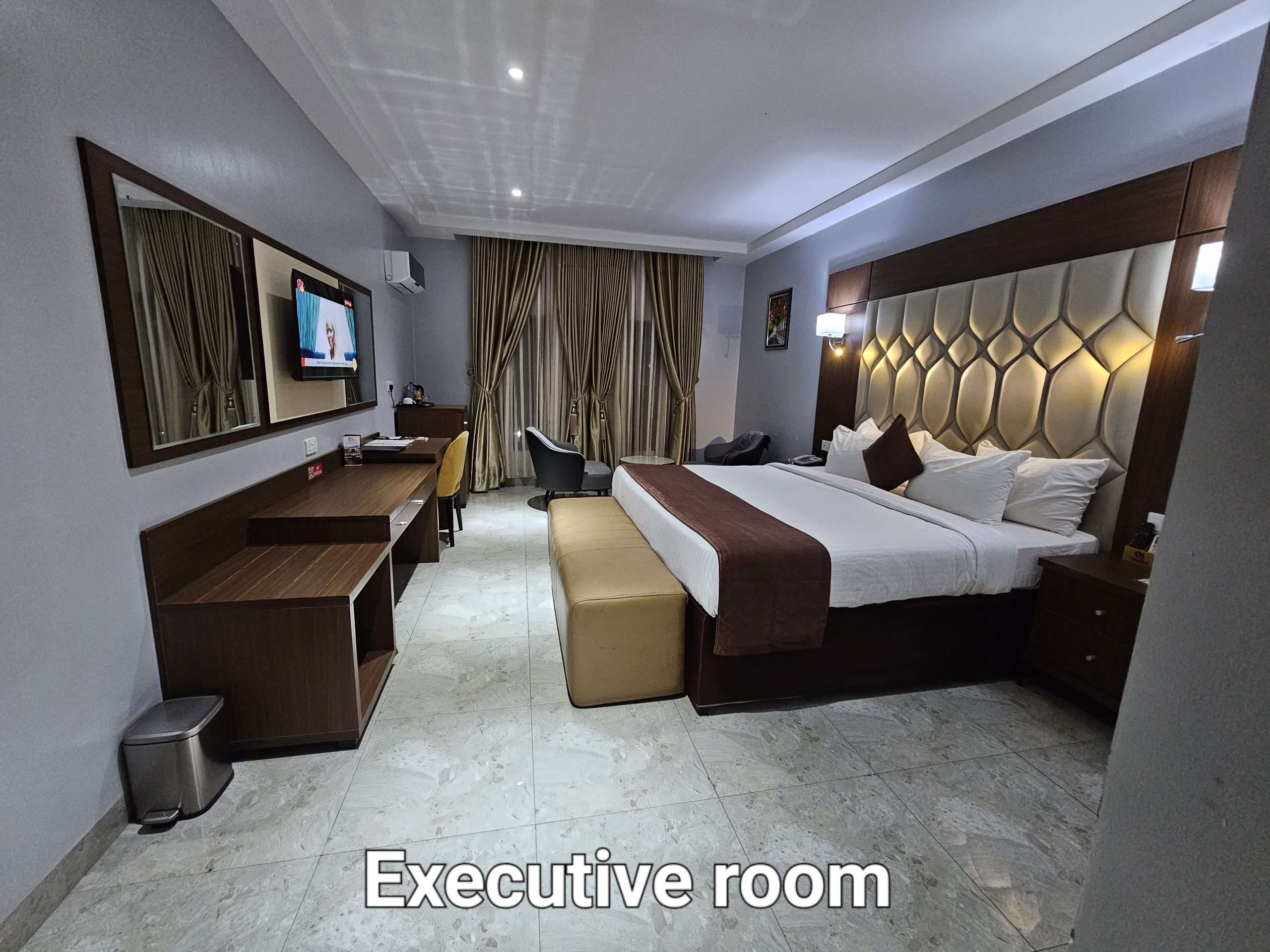 CARLTON SWISS GRAND HOTEL