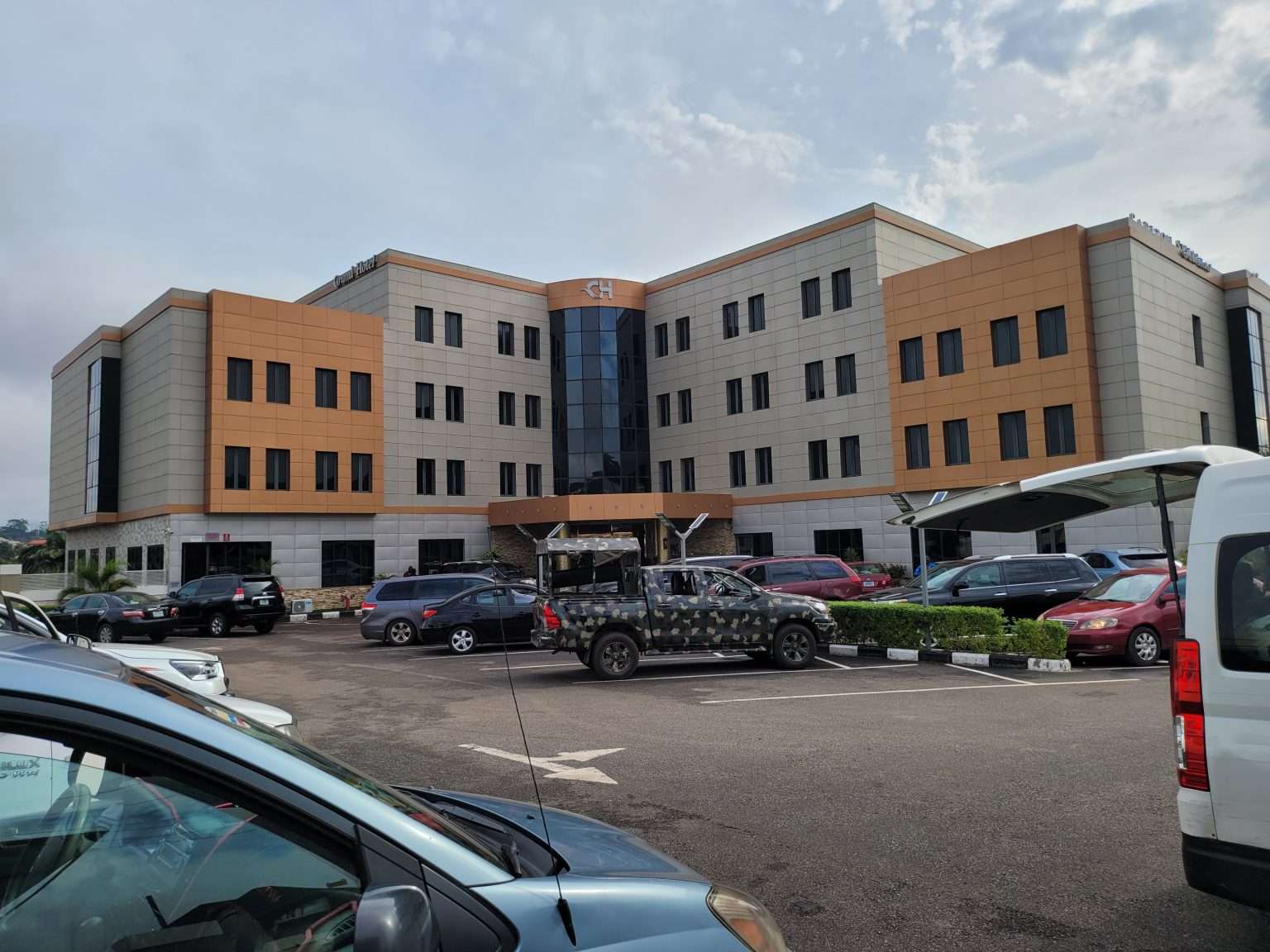 CARLTON SWISS GRAND HOTEL