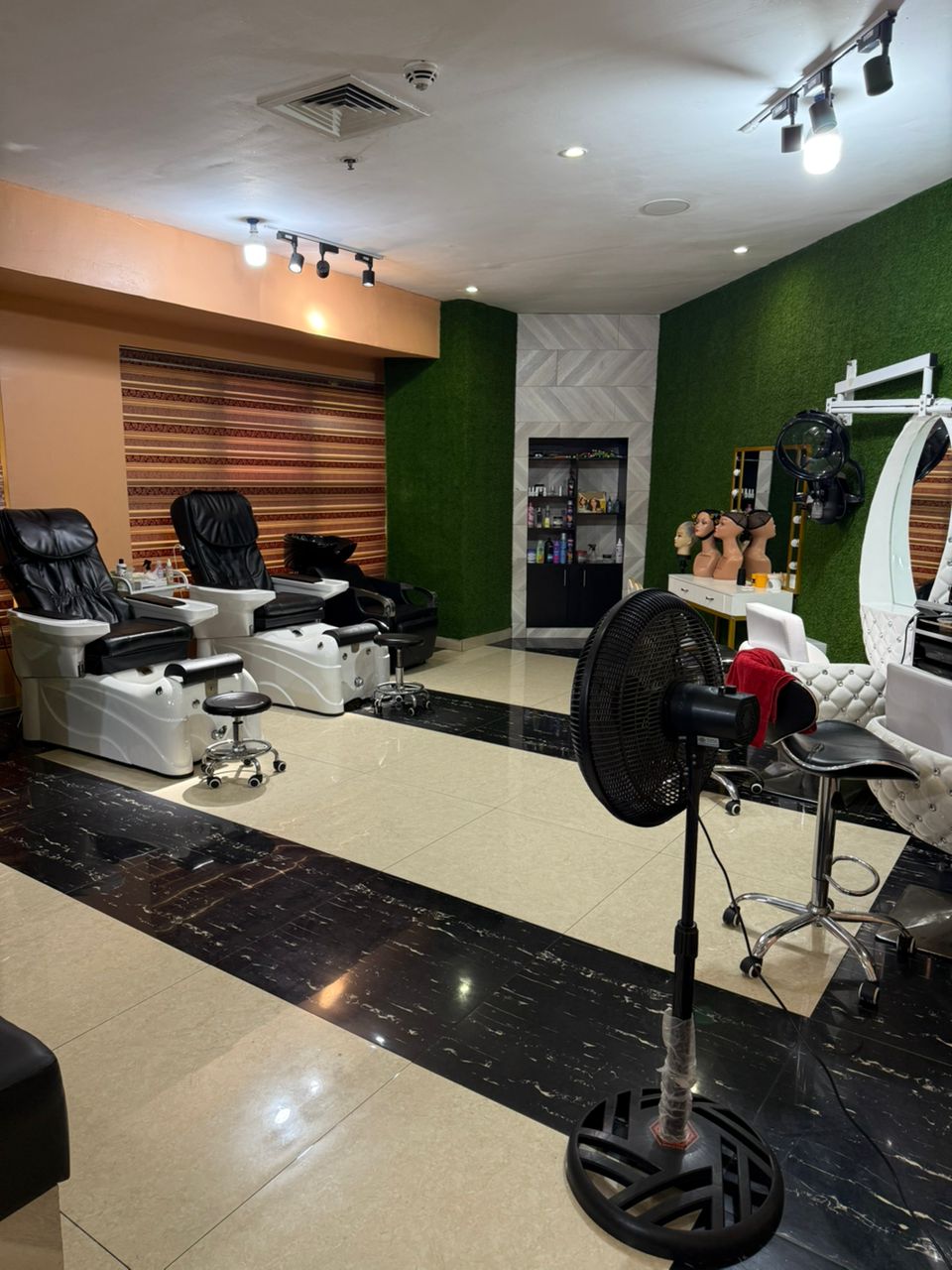 OSBORN LA PALM HOTEL