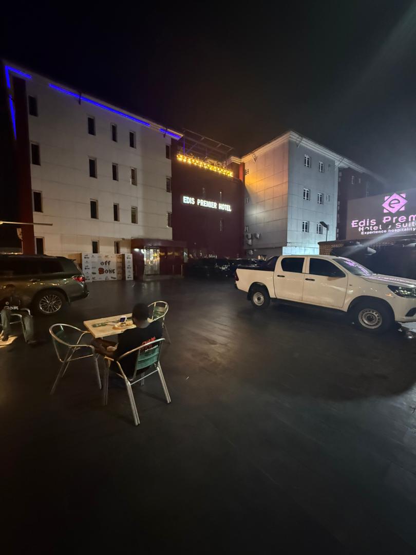 EDIS PREMEIR HOTEL
