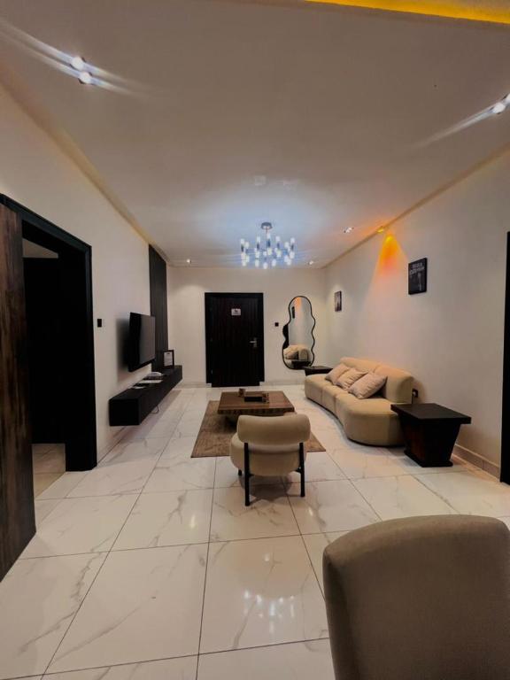 ALPHA VISTA APARTMENT