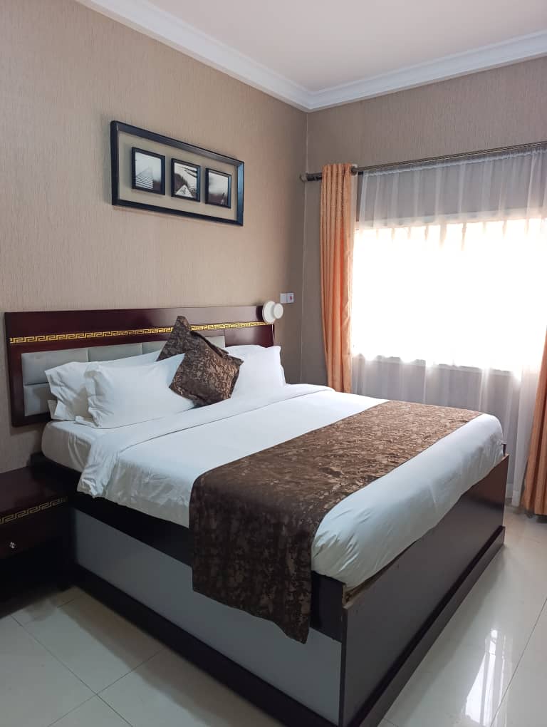 LION LUXURY SUITES