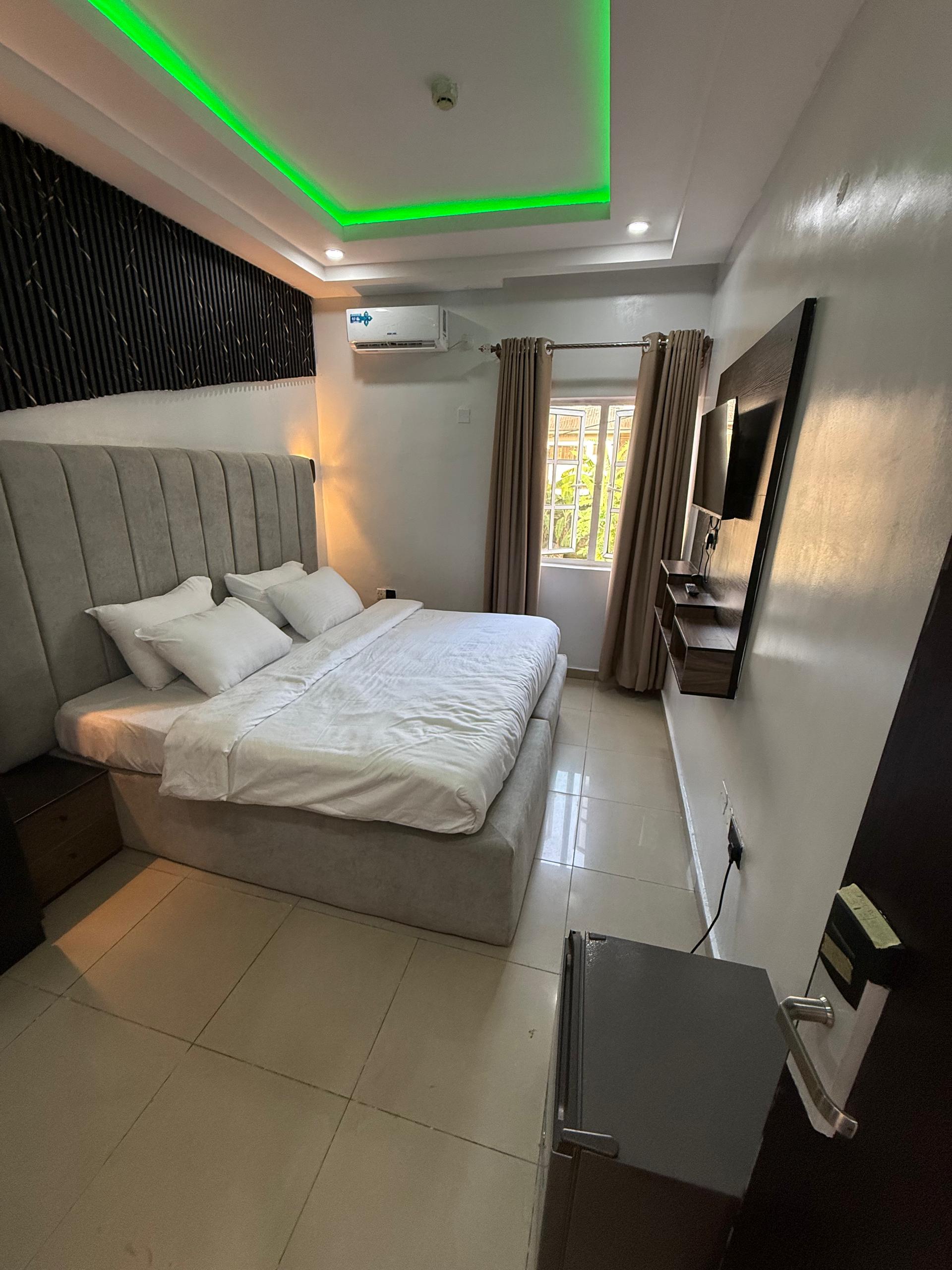 ROYAL VANTAGE HOTEL