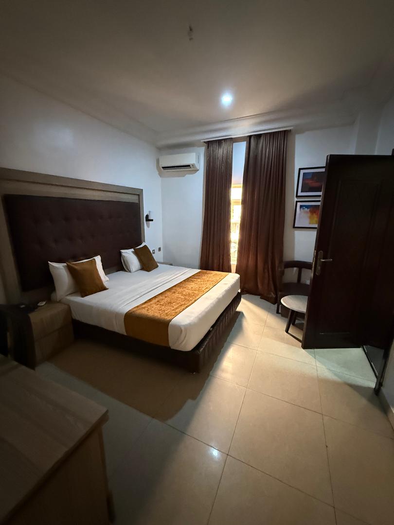 MAAS CENTRAL HOTEL