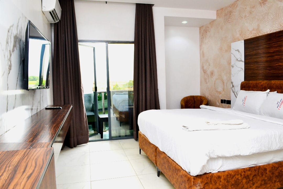 FORMULA 2 HOTEL & SUITES