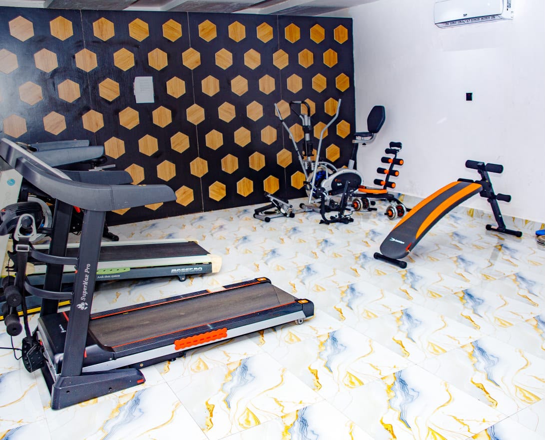 SURE POINT HOTEL AND APARTMENT