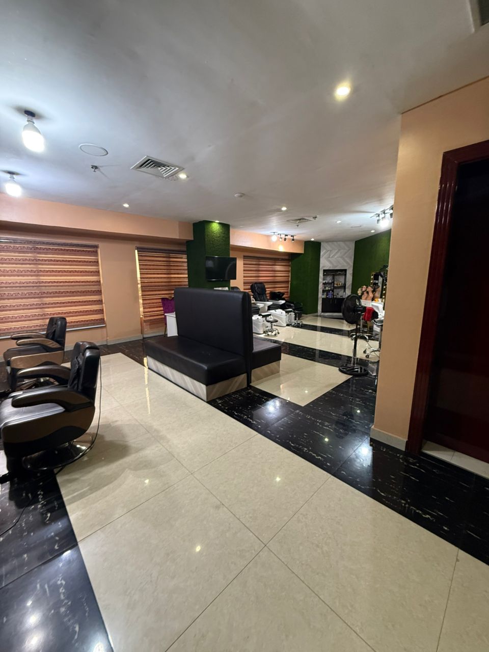 OSBORN LA PALM HOTEL