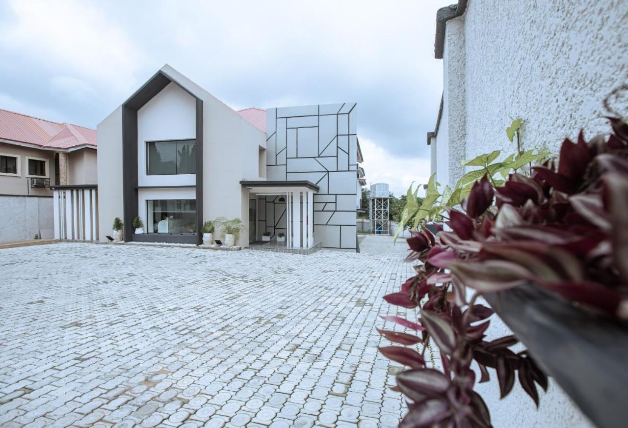 KNIGHTS BRIDGE HOTEL