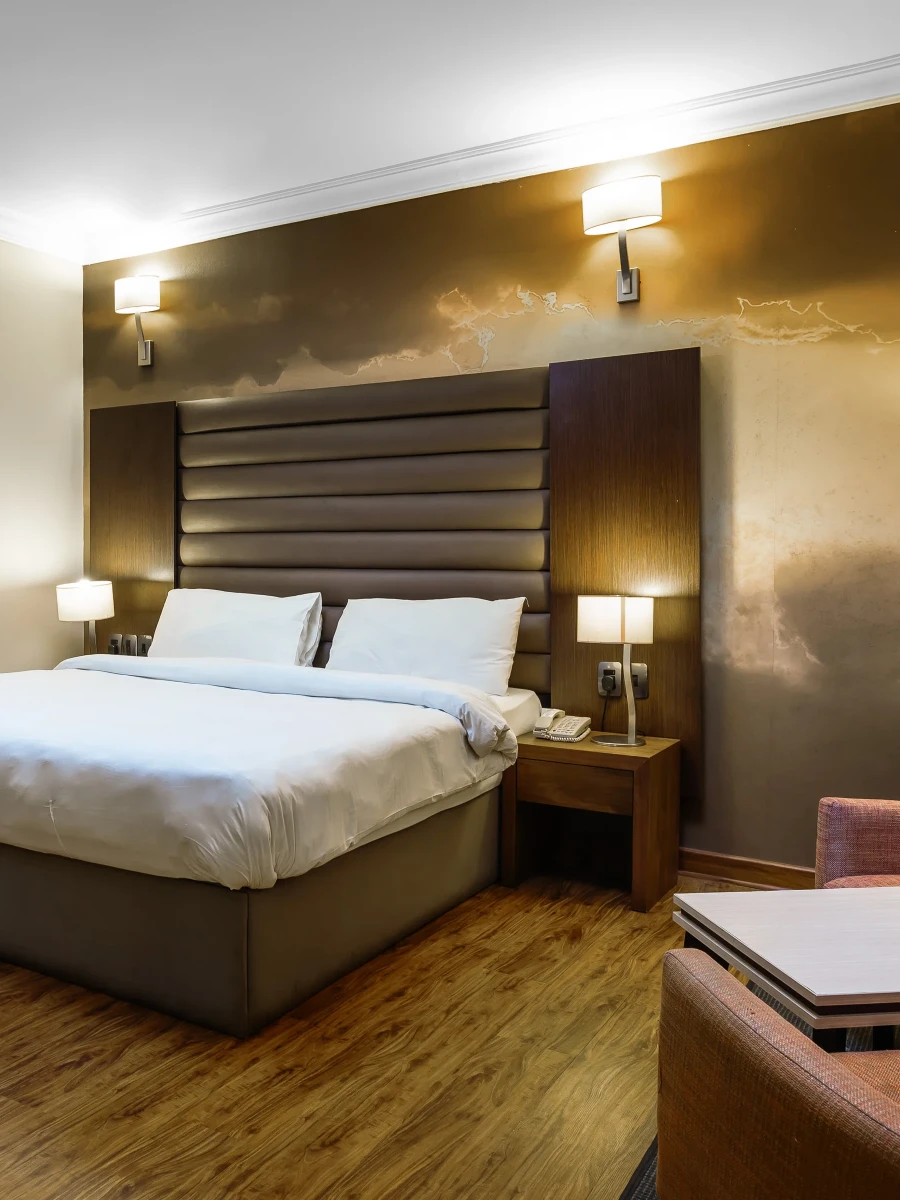 GENESIS REVENTON HOTEL