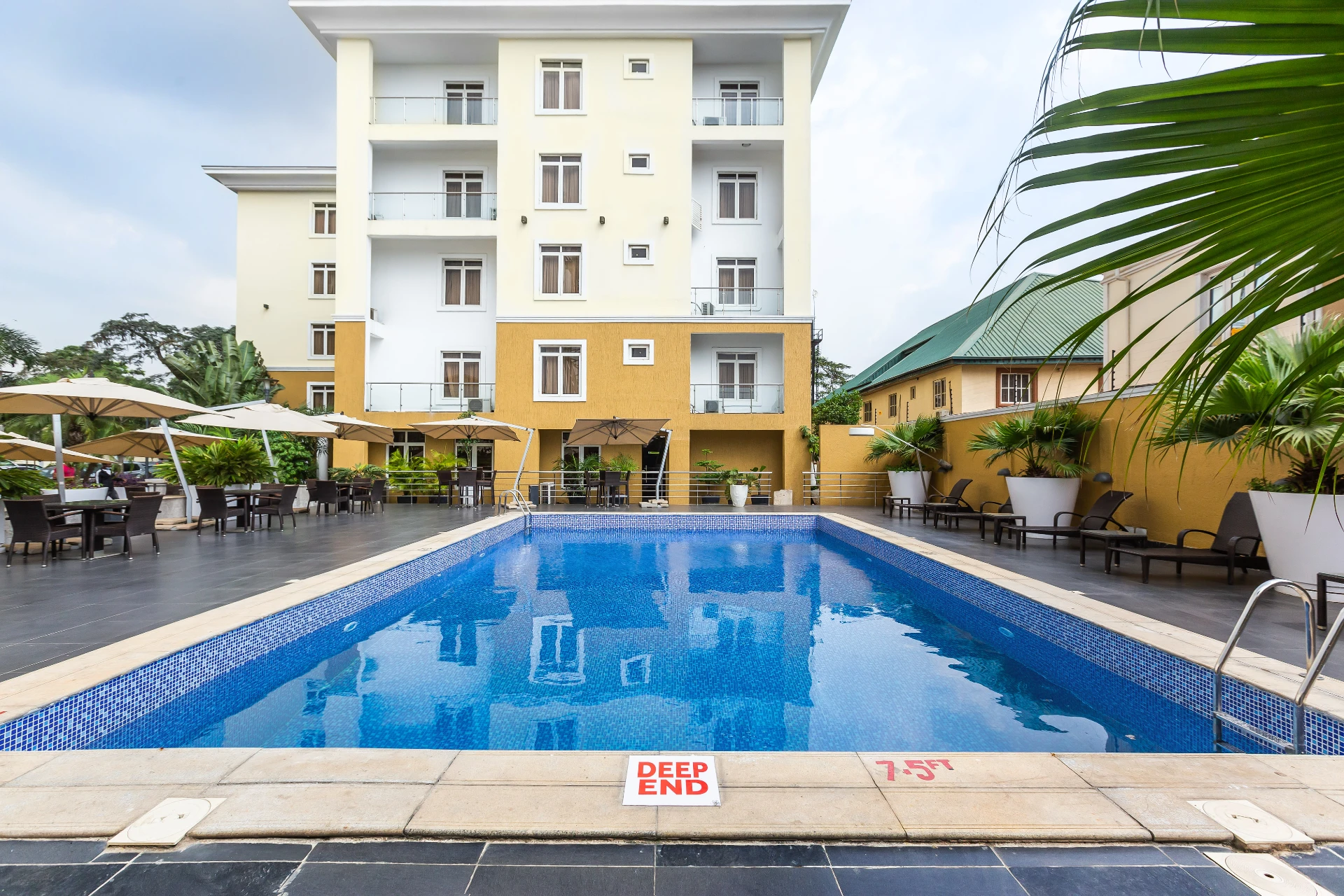 GENESIS REVENTON HOTEL