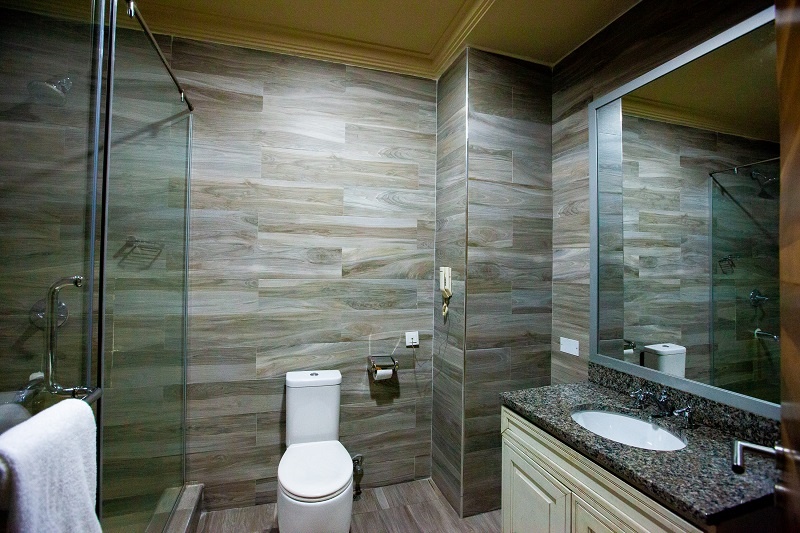 GENESIS REVENTON HOTEL