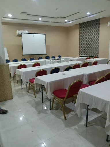 CANDELLUX IMEPRIAL HOTEL AND SUITES