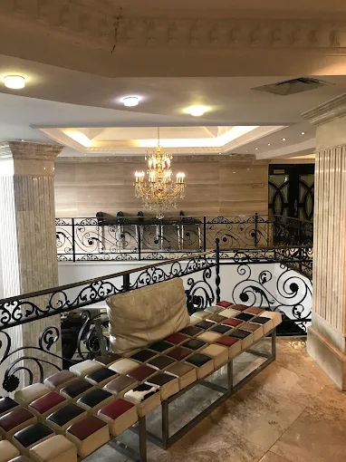 LILY GATE HOTEL