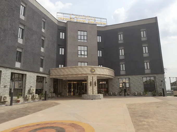 CANDELLUX IMEPRIAL HOTEL AND SUITES