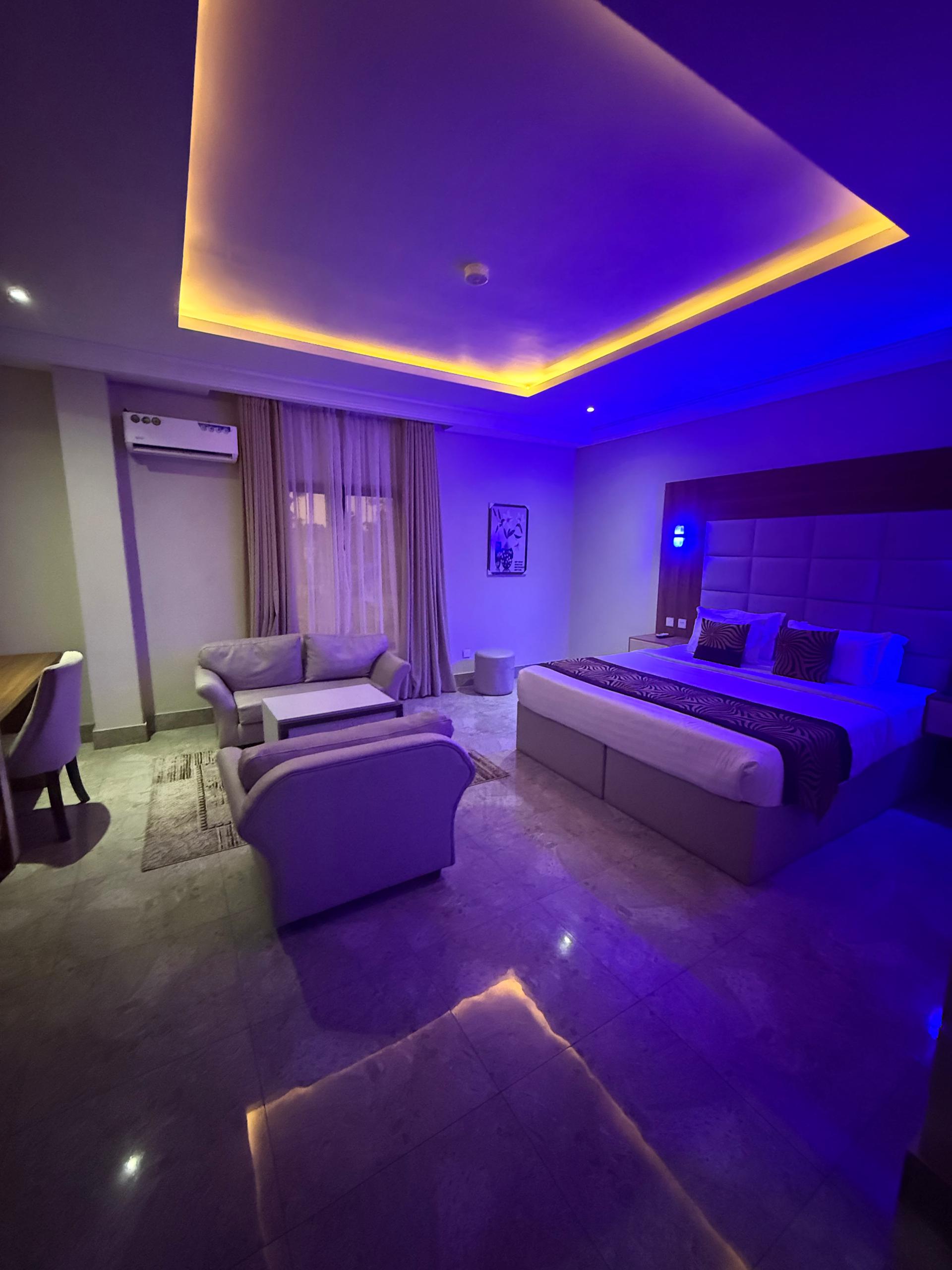 LUXURY SUITE