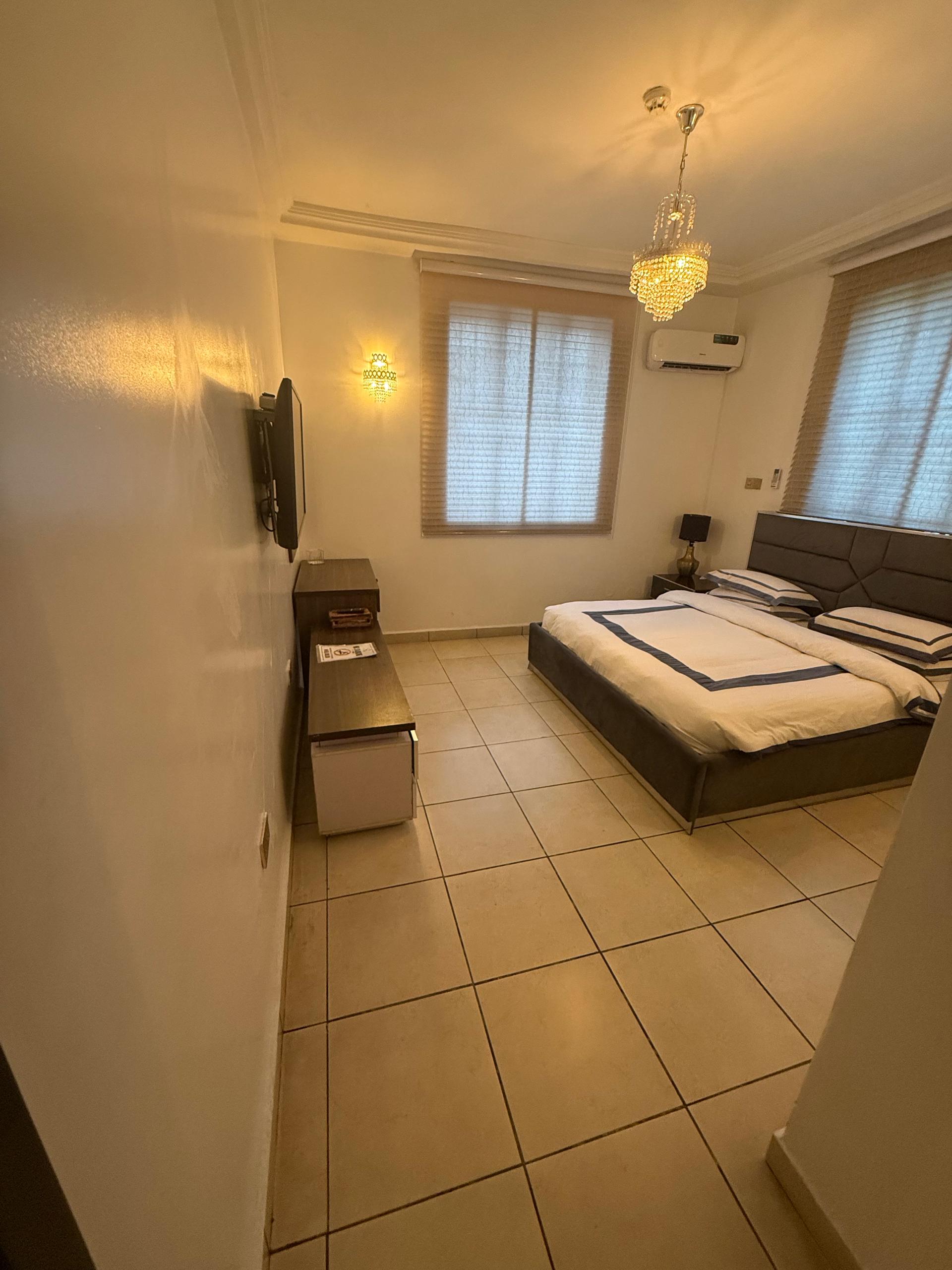 2 BEDROOM