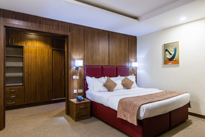 DELUXE ROOM