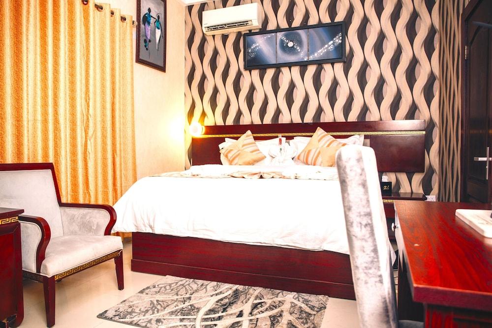 CLASSIC ROOM