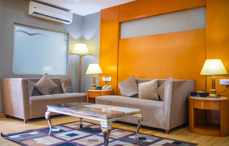 EXECUTIVE SUITE