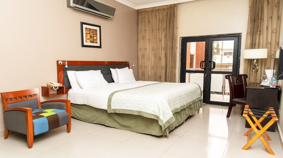 KING STANDARD ROOM