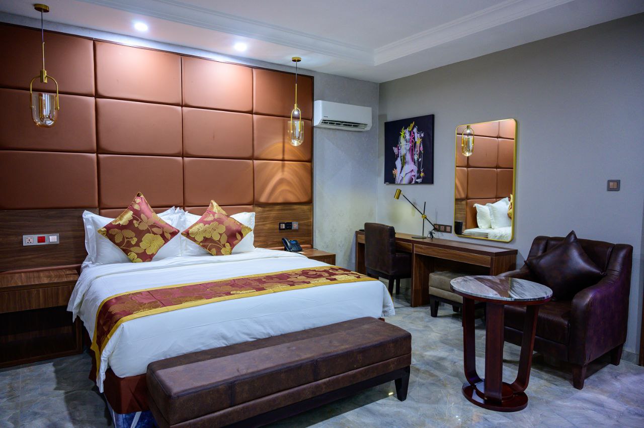 SUPERIOR ROOM