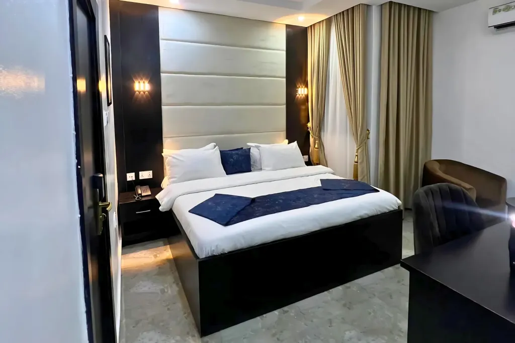 COMFORT ROOM