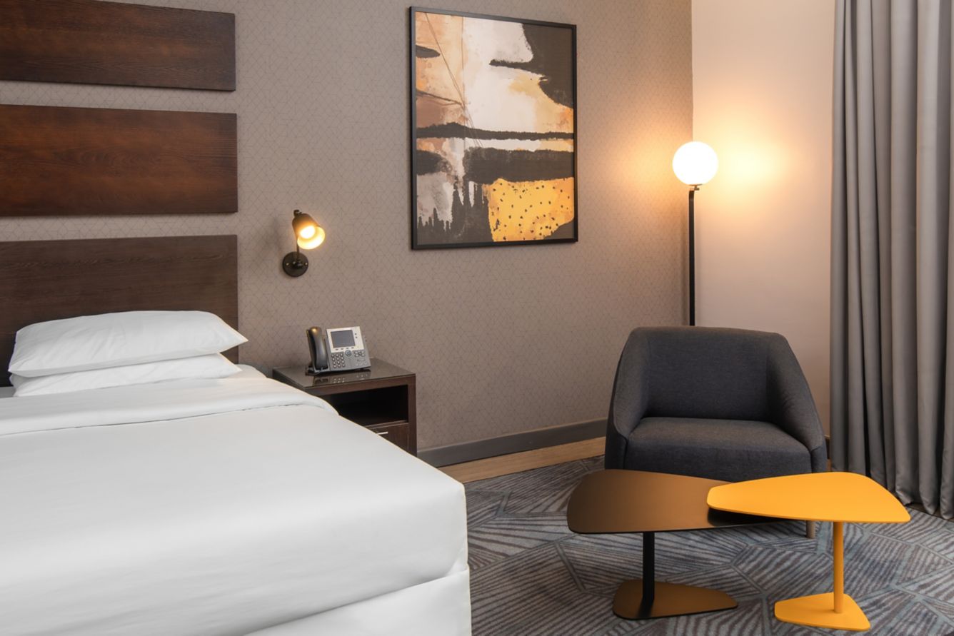 DELUXE ROOM