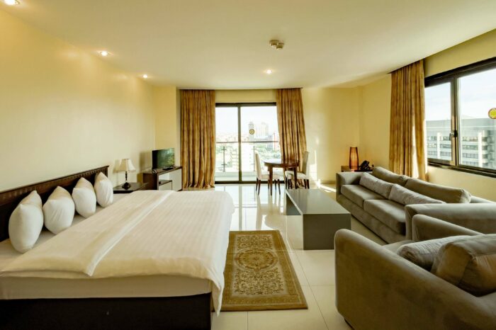 SAPPHIRE ROOM