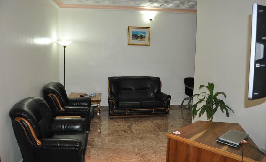 VALENCIA EXECUTIVE SUITE